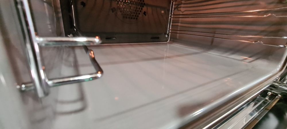 Фурна за вграждане Miele в к-т със стъклокерамични котлони