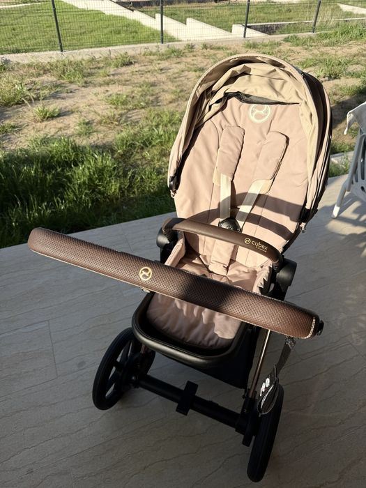 Cybex e-Priam Rose Gold + Cloud T i-Size + база / Almond Beige

Cybex e-Priam Rose Gold + Cloud T i-Size + база / Almond Beige