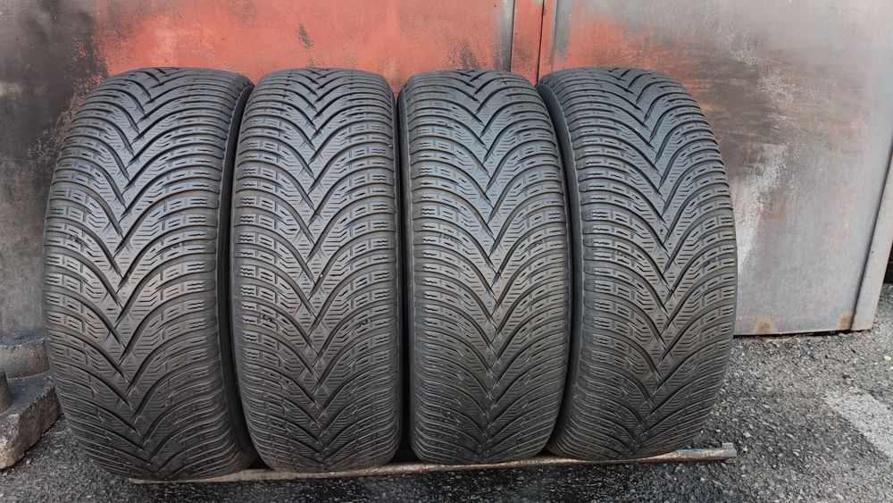 4бр. зимни гуми 205/55/16 Kleber Krisalh HP3 , 99€ за 4броя
dot22