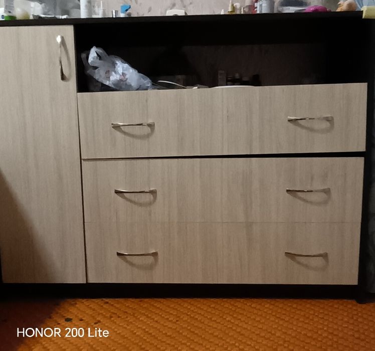 Жаңа тумбочка,көп қолданылмаған