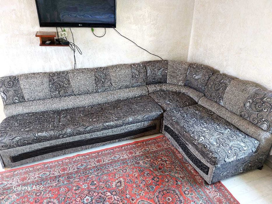 Шифонер и диван угловой!