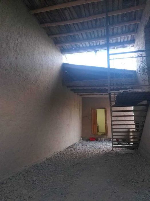 Срочна уй сотилади