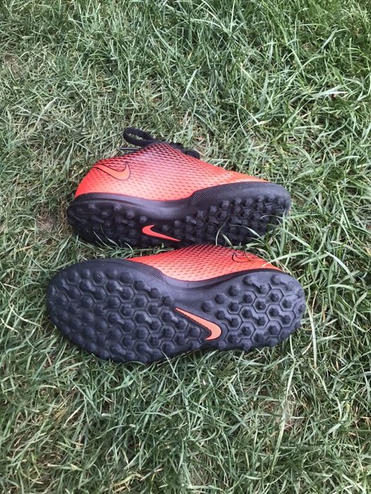 Стоножки Nike 29.5 номер много малко ползвани почти чисто нови Nike