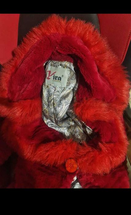 Топло дамско еко палто