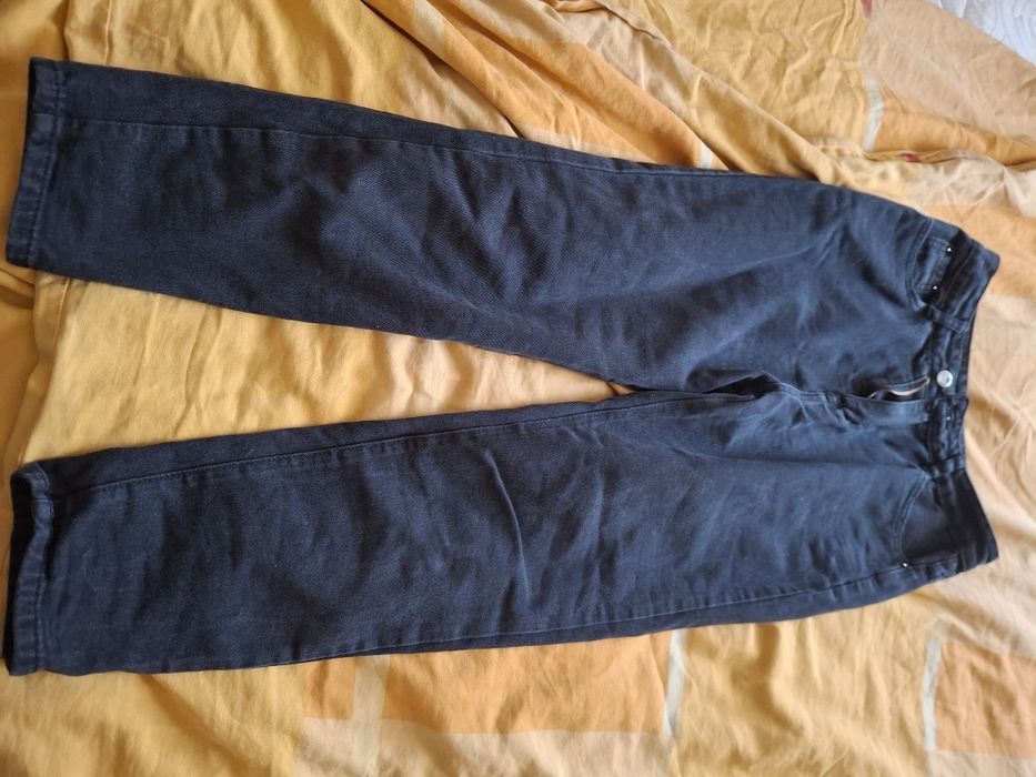 Продам женские джинсы
