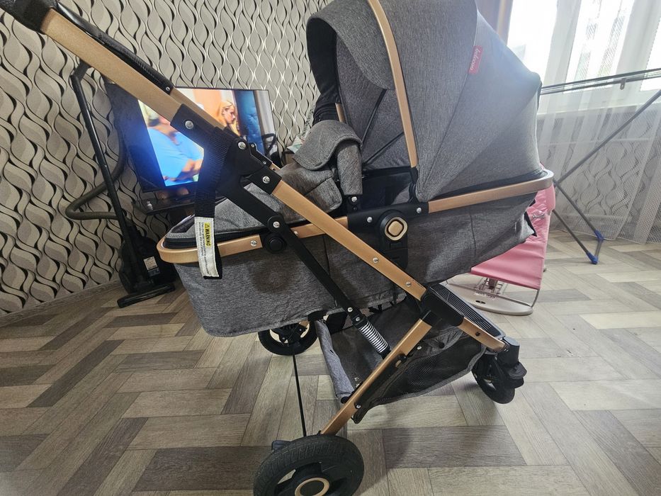 Продам коляску новую