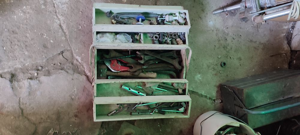 Lada de scule metalica