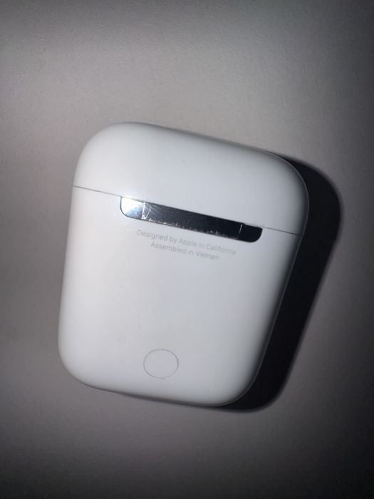 Наушники Airpods 2 ( Только КЕЙС )