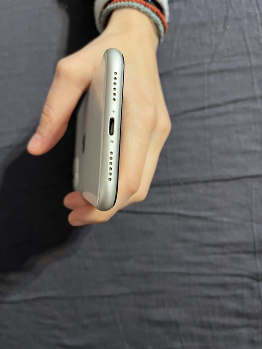 Iphone 11 64 gb white бял КАТО НОВ