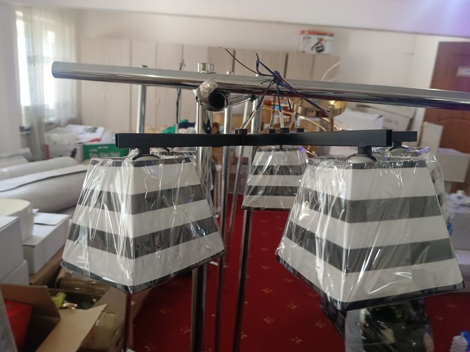 Срочна продам люстры