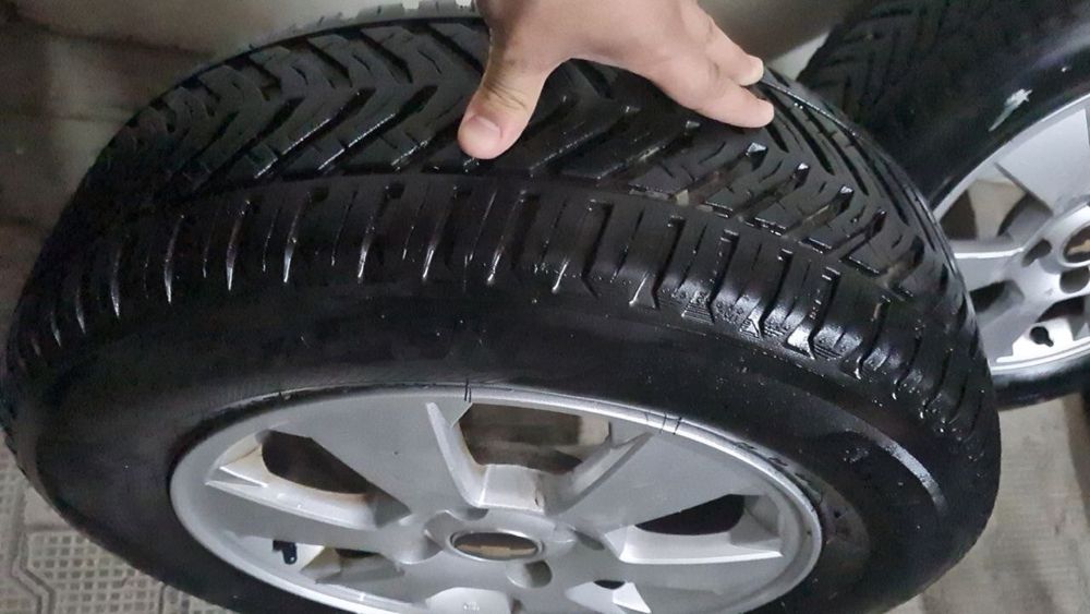 Диска 2 штук шина от гентра gentra 195 R15 65