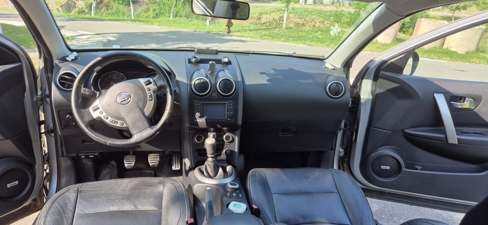 Nissan Qashqai+2  Panoramic