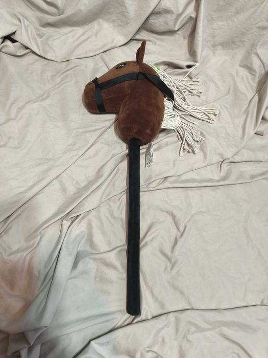 Căluț pe bat, 65 cm