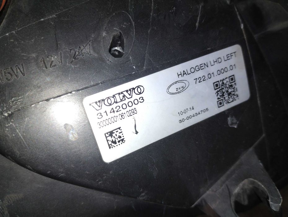 Vând Far stânga Volvo V40 halogen LHD full impecabil