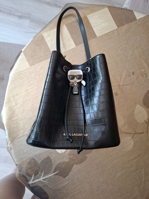 Дамска чанта  черен цвят