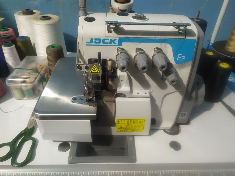 Продаются швейные маш. Jack A4 JackA2s  Jack A2s оверлог  E 3