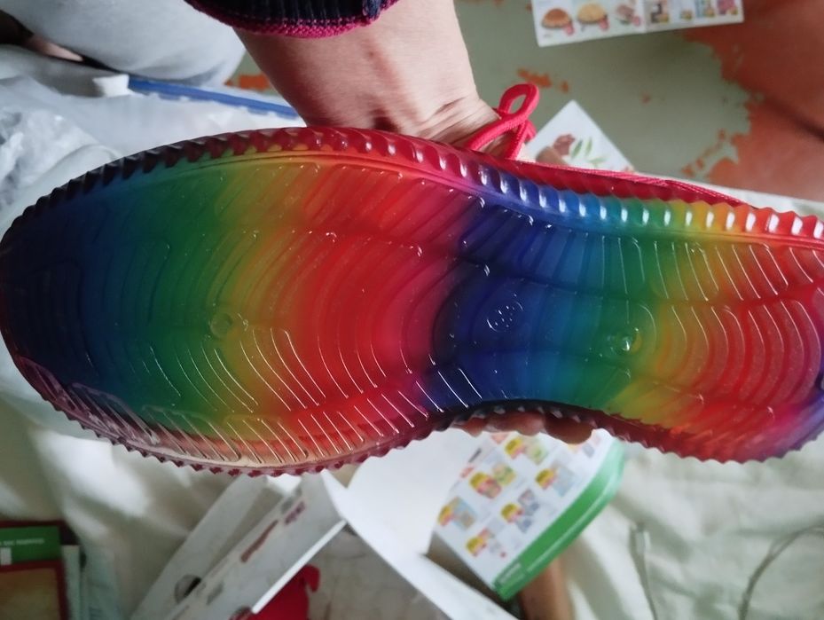 Продам мокасины женские