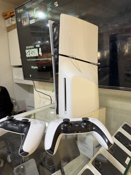SonyPlaystation 5slim 1 терабайт 2 джойстика