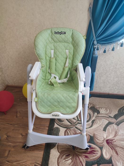 Продам стол для кормления