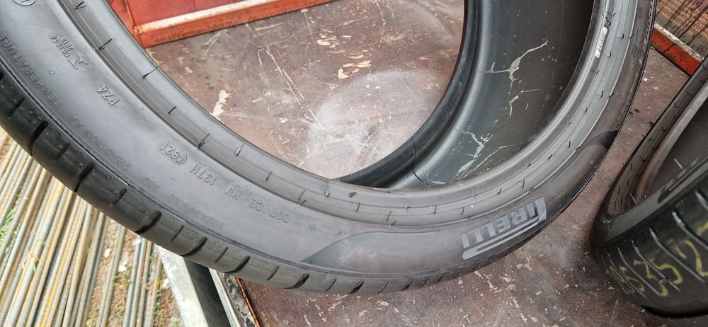 2 Anvelope Pirelli 295 35 R23 de vara . Dot 2021