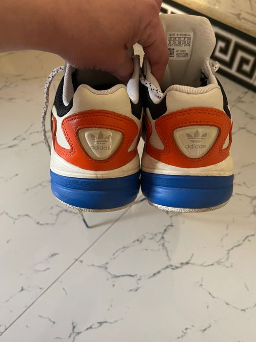 Vând Adidasi adidas