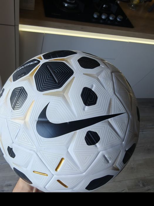 Nike Aerosculpt FIFA Quality PRO
