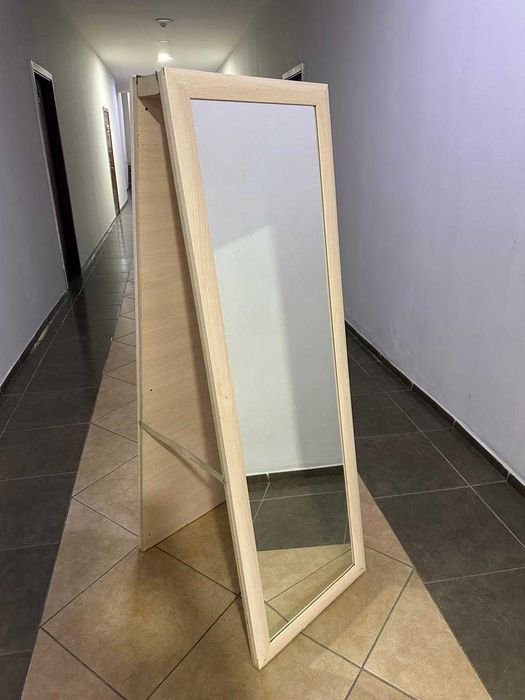 Зеркало напольное