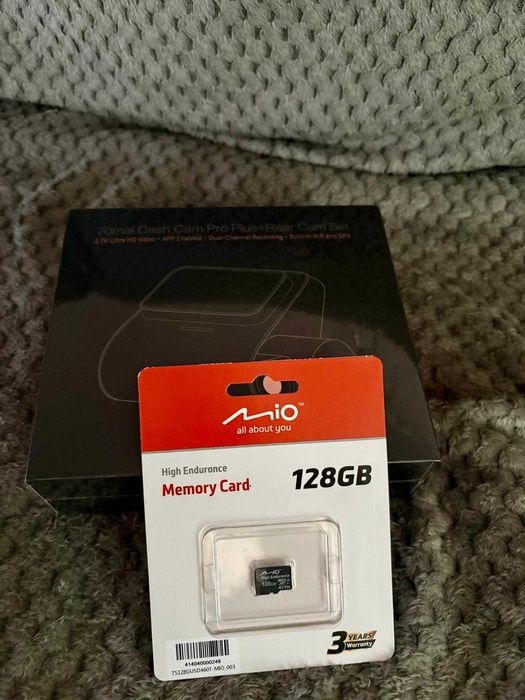 Camera auto DVR 70mai A500S Dash Cam Pro Plus 2.7K 1944p, IPS 2.0" + memory card