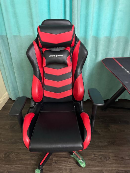 Игровое кресло DXRacer