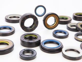 Сальники рулевой рейки.