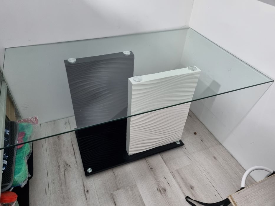 Masă  sticlă bucătărie