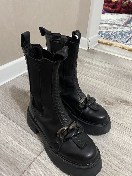 Продам новые ботинки весна кожа