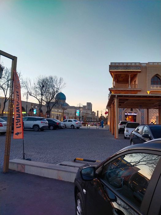 Islom Sivilizatsiya Markazi yonida Sebzorda biznesingiz uchun uy oling