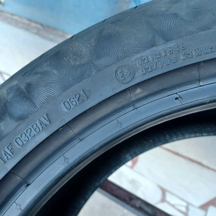 235 45 18 Continental 2бр летни дот 21