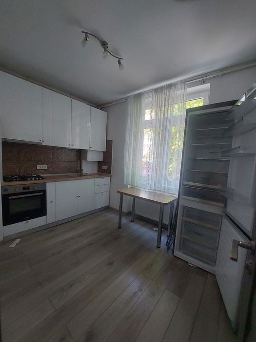 Vând Garsonieră decomandată  Judetean