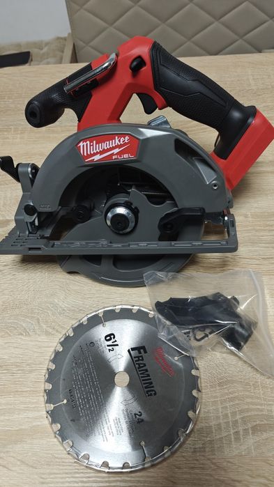Circular milwaukee m18 model destinat pietei de America
