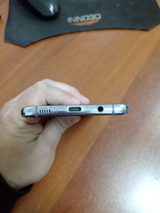 Продам Samsung Galaxy S10 5G 256гб