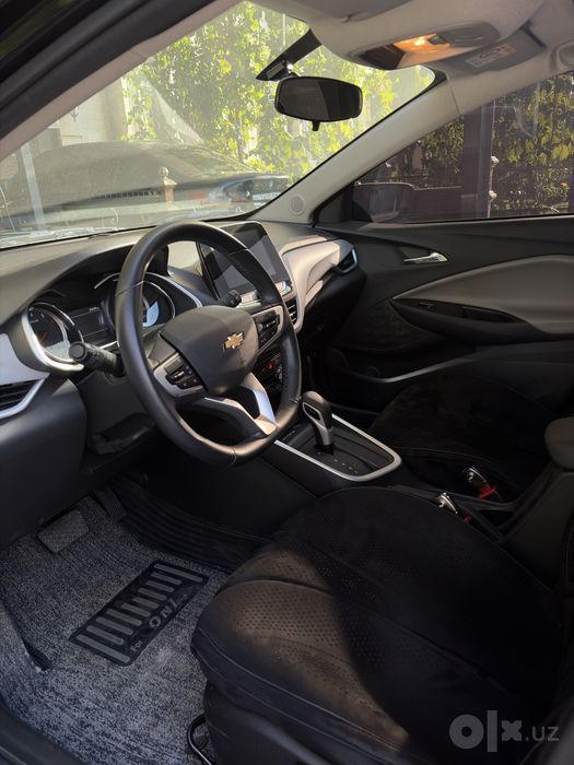 Chevrolet Onix Premier 2