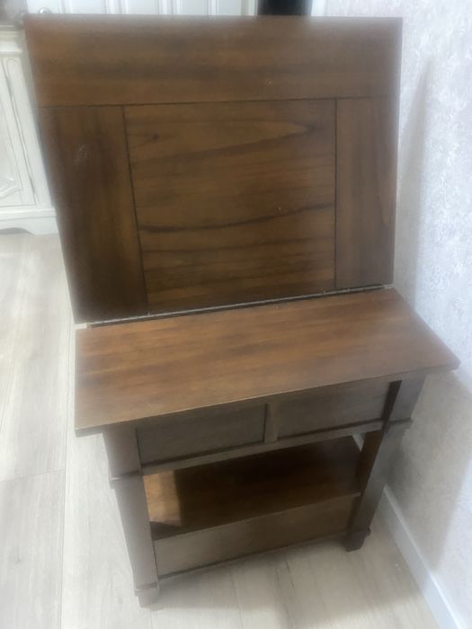 Кофейный столик из дерева