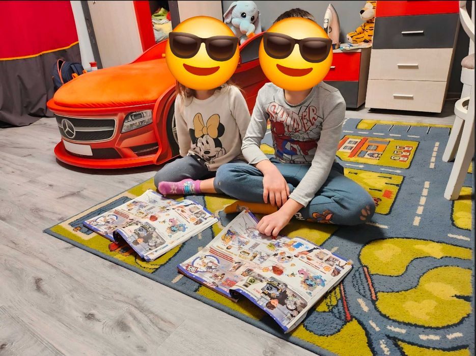 Детско легло кола -Mercedes, в комплект с бюро, нощно шкафче и килим