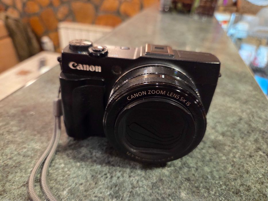 Продавам фотоапарат Canon PowerShot G1 X Mark II