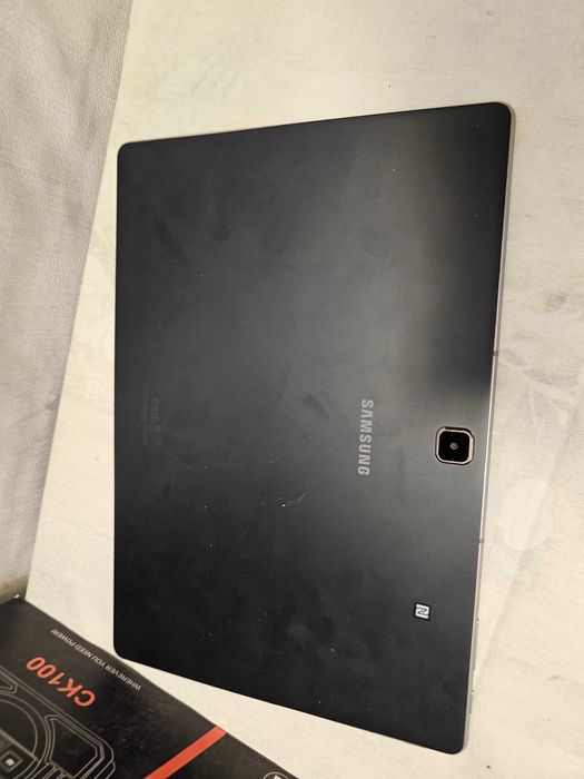 Dezmembrez Samsung Galaxy TabPro S (SM-W700) | Piese: Tabletă Defectă / Tastatură QWERTZ