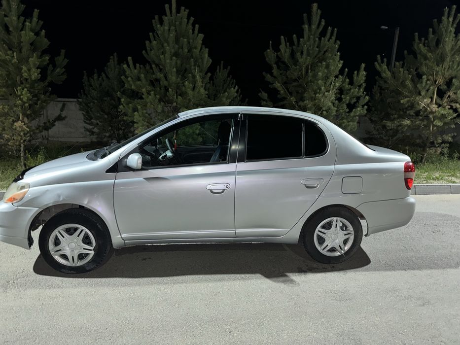 Продам машину Toyota platz