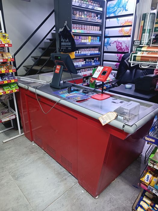 Продам кассовый стол.