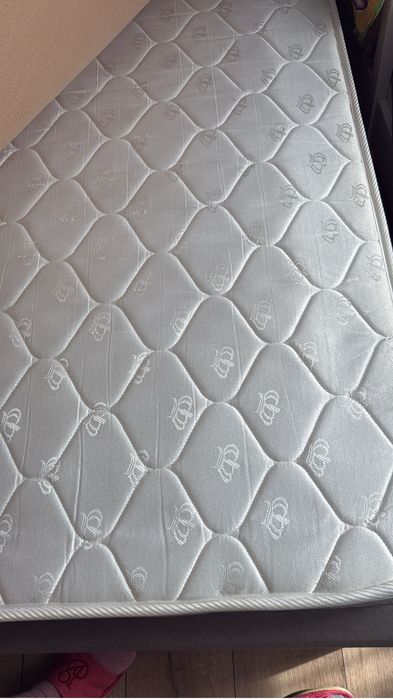Продам Матрас размер 180*200