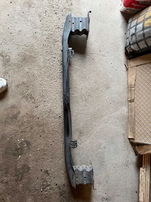 Предна греда за ситроен ц3 2003 година.