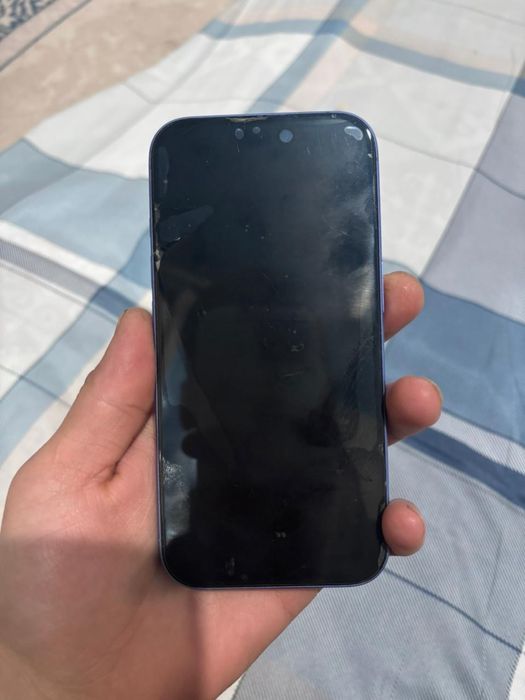 Подам айфон 16