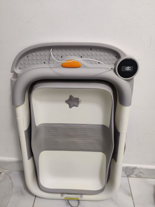 Cadita bebe gri cu termometru