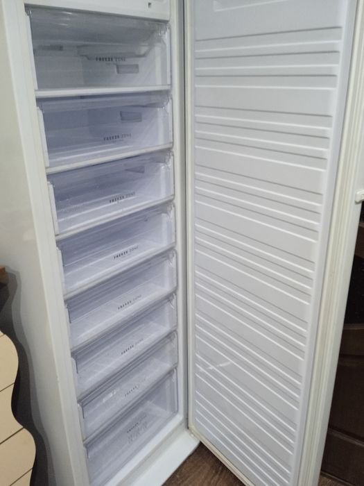 Продам морозильную камеру Бирюса.