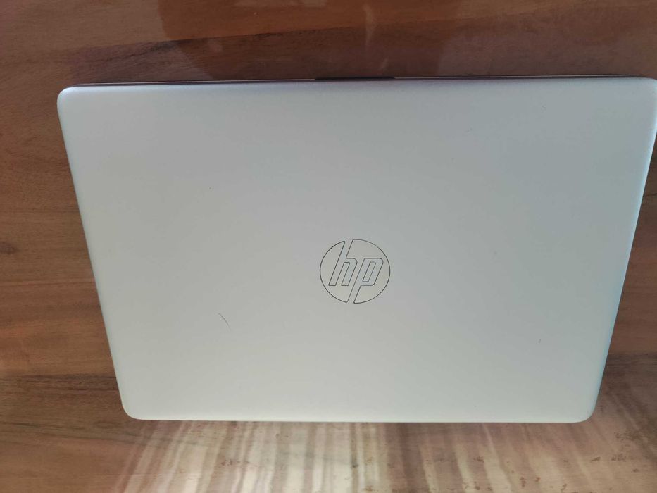 Продавам лаптоп HP 14s / i5 11th Gen / 16GB RAM / 256GB SSD / Win 11 Pro